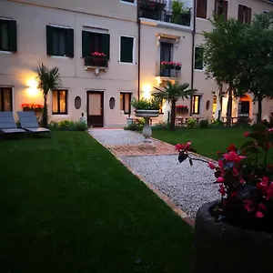 cinque-teste-luxury-home.hotelinveneto.com/